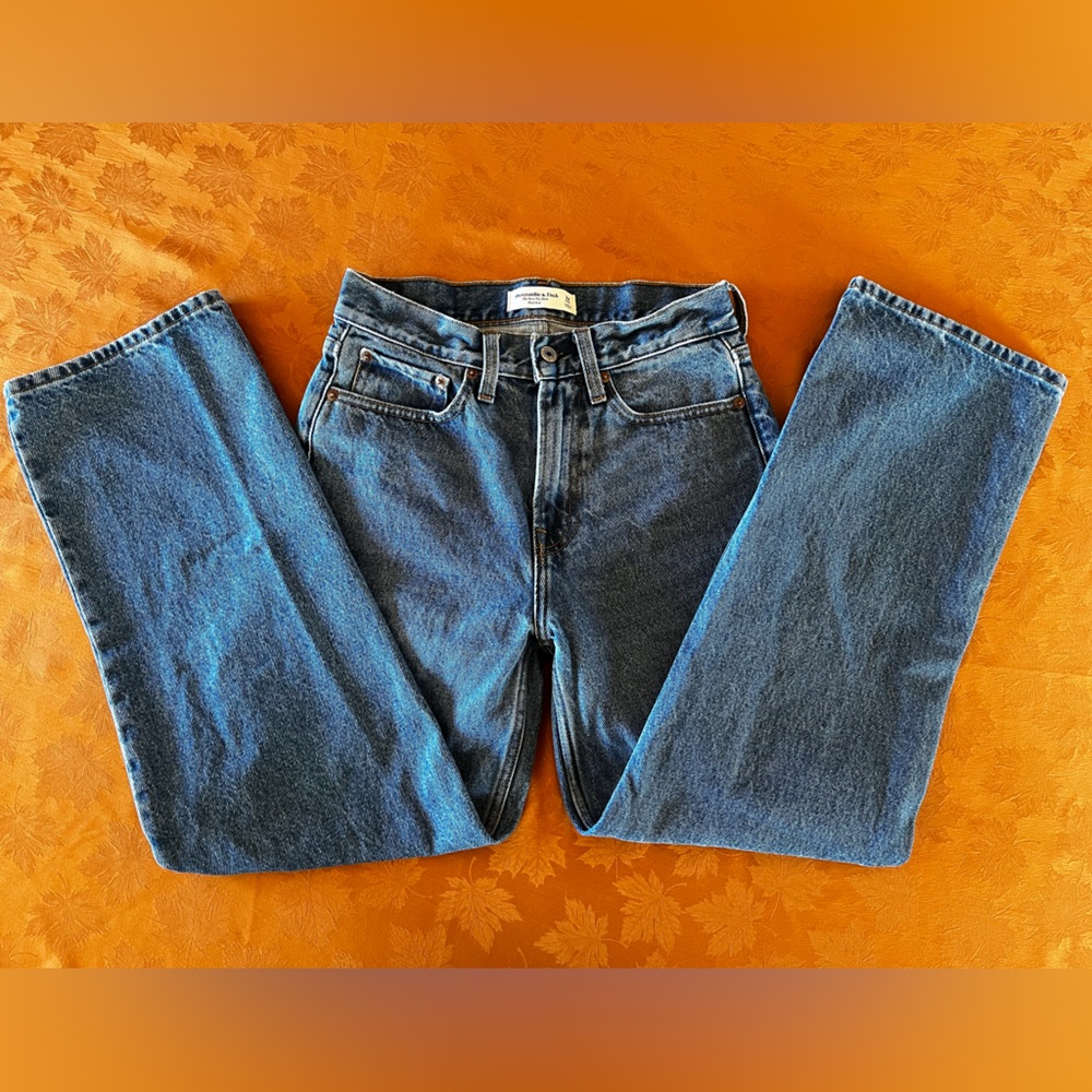 Abercrombie & Fitch Mid Rise Slouchy Jeans - Blue